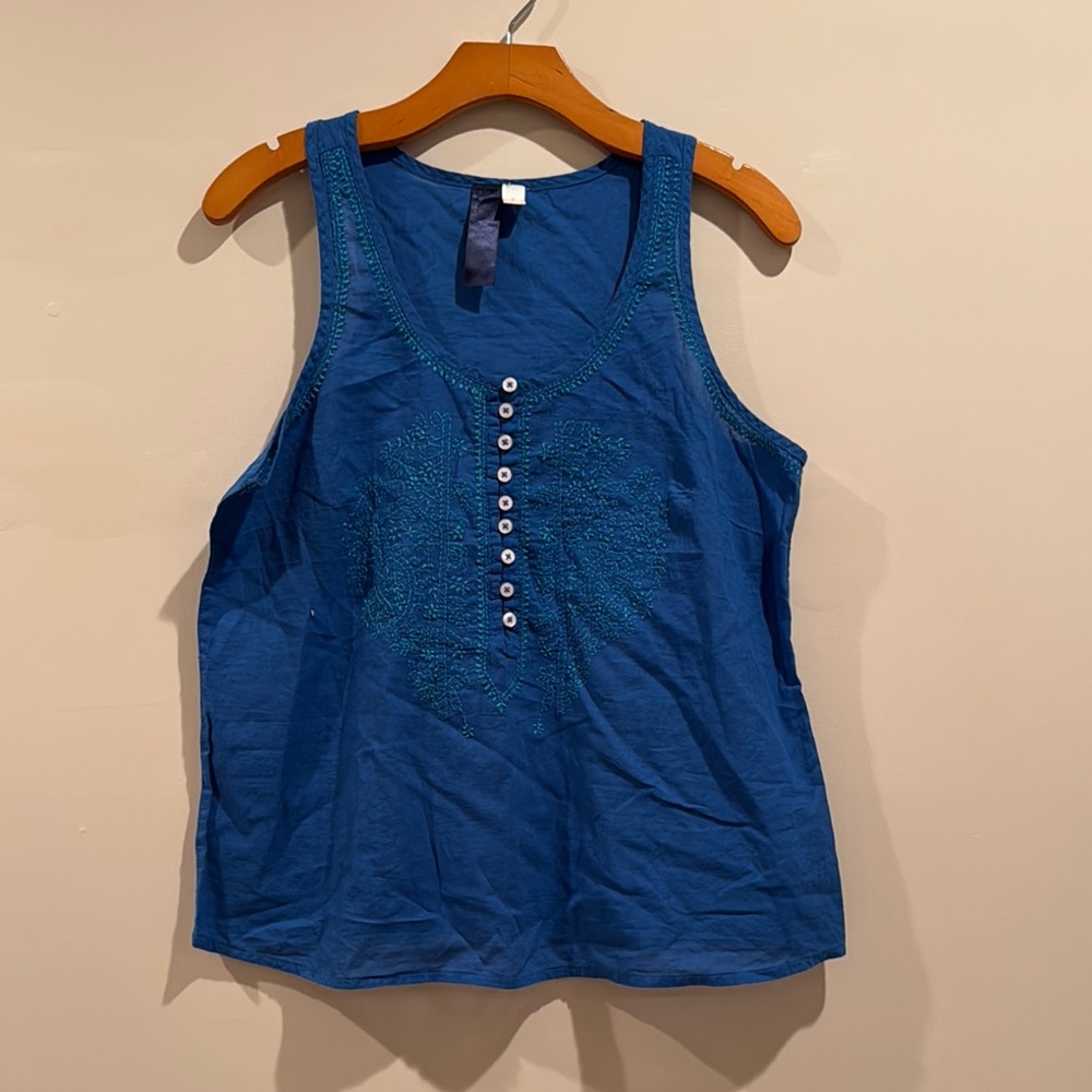Boxy Blue Sleeveless Tank Top with Buttoned Detail